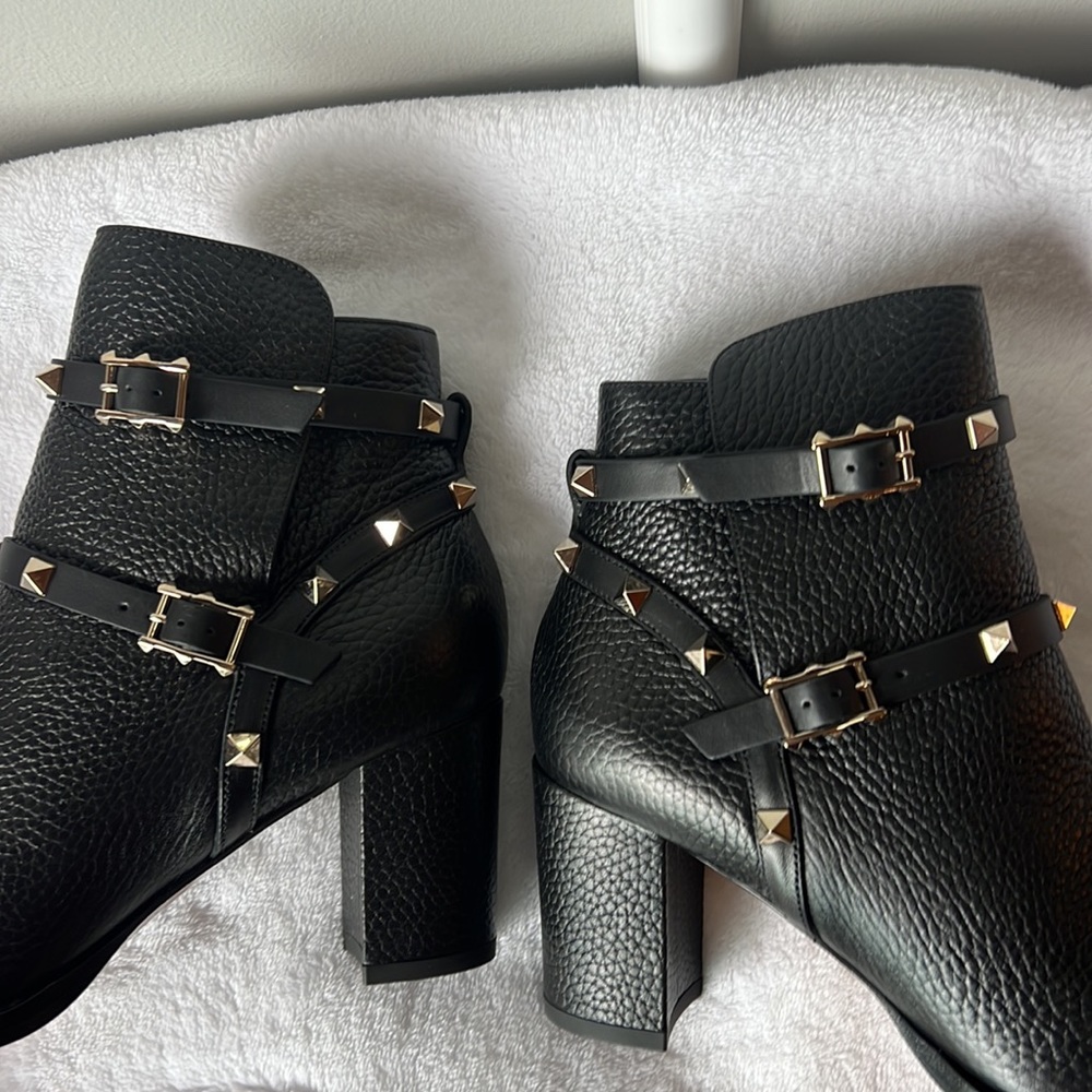 NIB Valentino Rockstud Buckle Wrap Leather Boots 37.5 - Picture 16 of 16